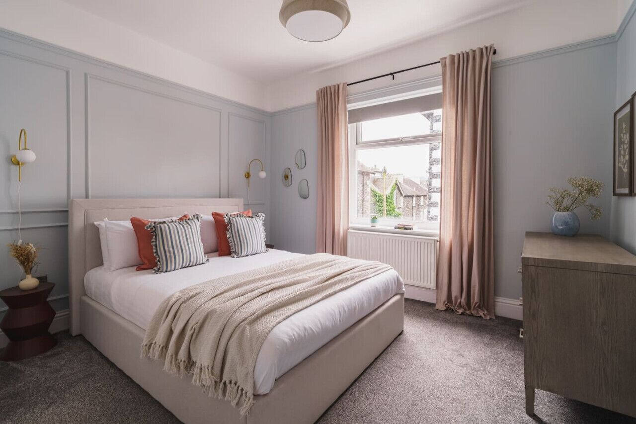 3 bedrooms, iron/ironing board, free WiFi, bed sheets