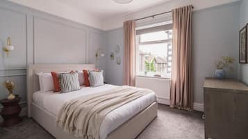 3 bedrooms, iron/ironing board, free WiFi, bed sheets