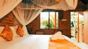 Standard-Doppelzimmer, 1 Schlafzimmer, Nichtraucher, Gartenblick | 1 Schlafzimmer, Schreibtisch, laptopgeeigneter Arbeitsplatz