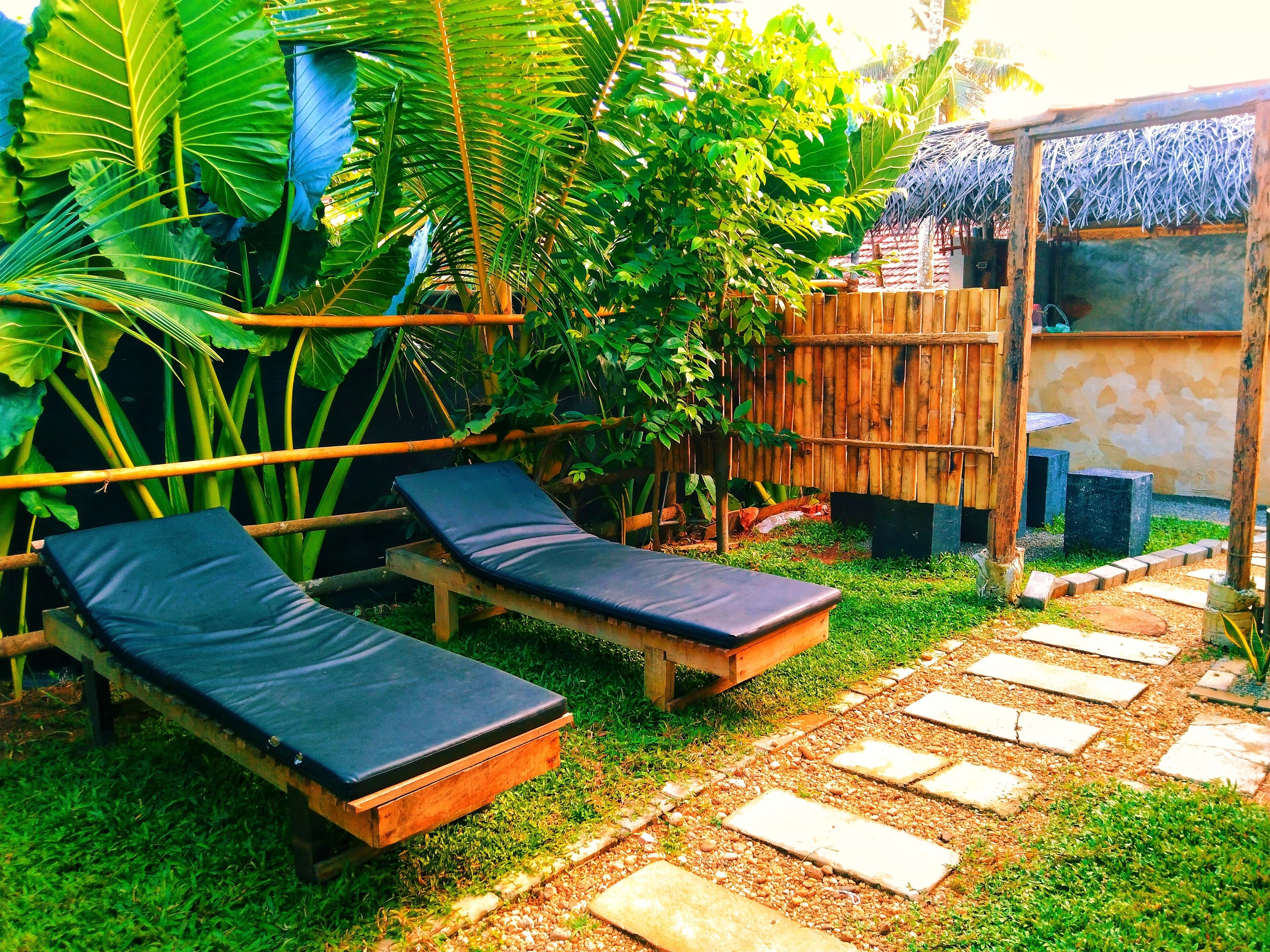 Standard Double Room, 1 Bedroom, Non Smoking, Garden View | Ruang tamu | TV skrin rata 