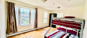 Modern NYC Escape – Walk to Subway, 10 Mins to JFK/LGA, 30 Mins  to Manhattan!