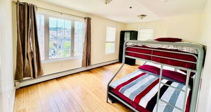 Modern NYC Escape – Walk to Subway, 10 Mins to JFK/LGA, 30 Mins to Manhattan!