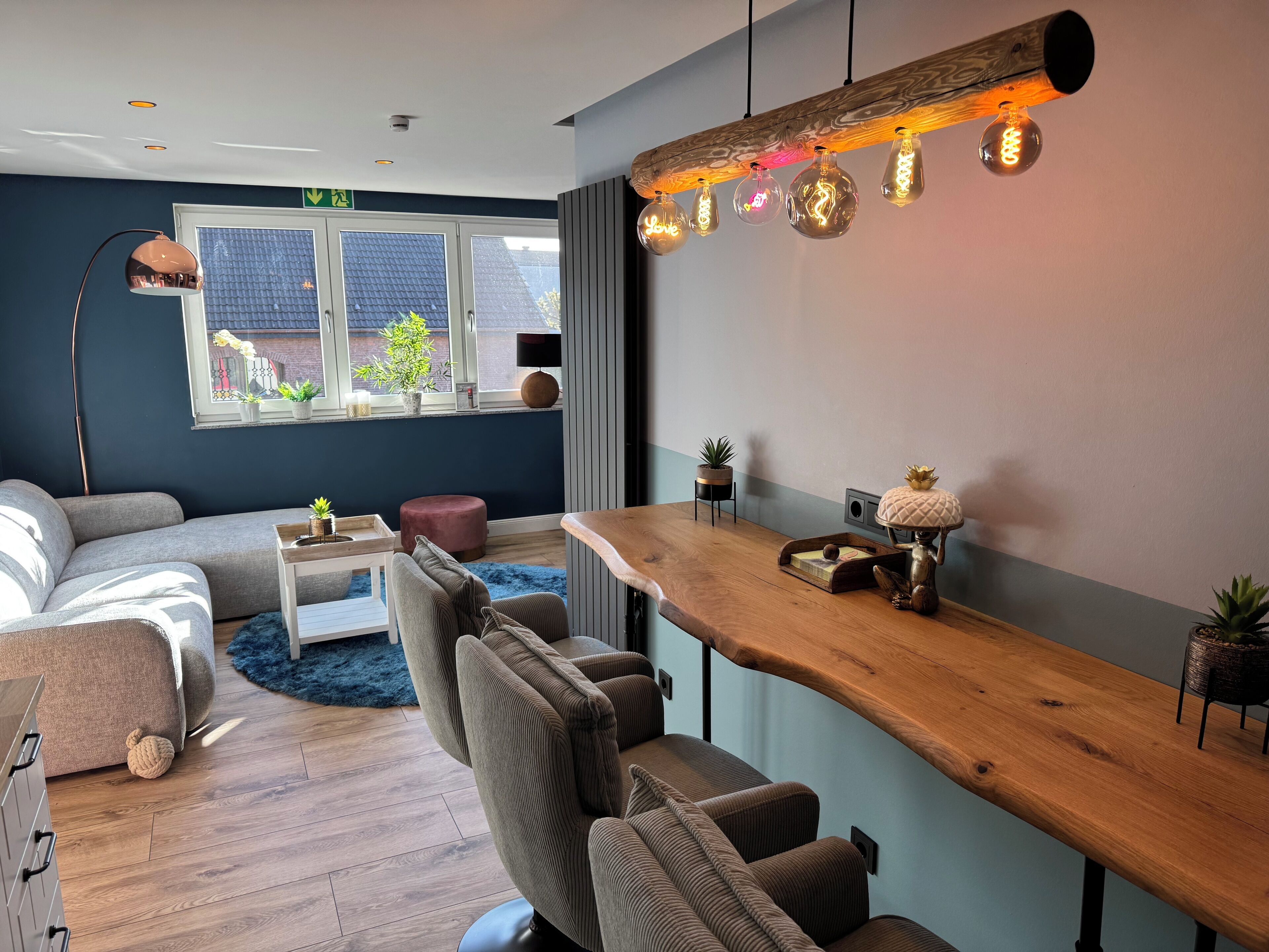 デラックス コンドミニアム 2 ベッドルー  ム 禁煙 冷房 | 客室内のダイニングエリア