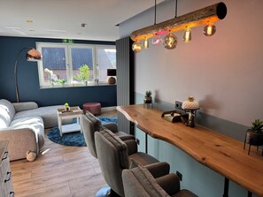 Appart'hôtel Deluxe, 2 chambres, non-fumeur, climatisation | Restauration dans la chambre