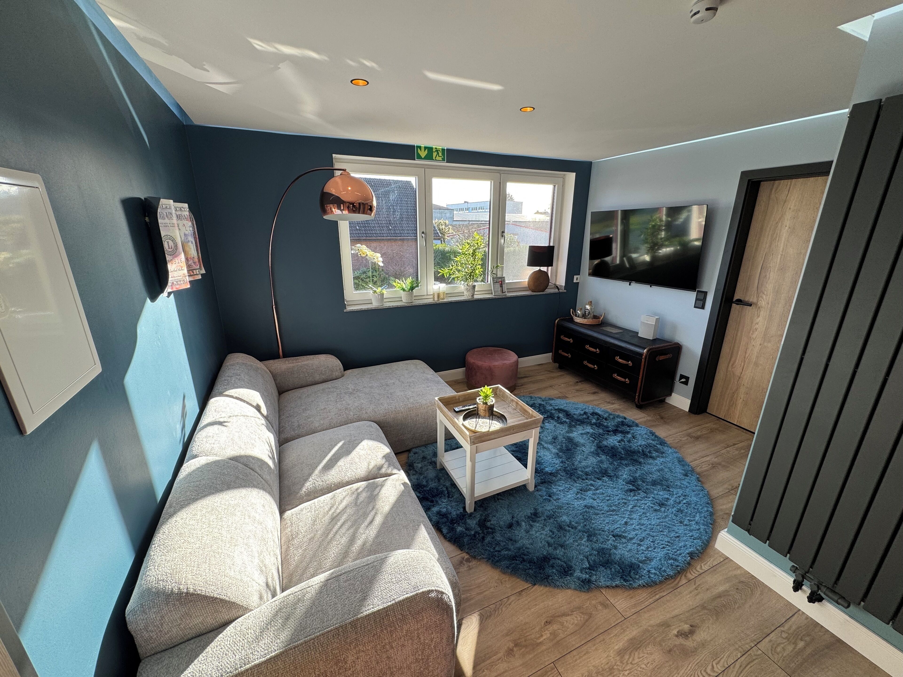 Deluxe Condo, 2 Bedrooms, Non Smoking, Air conditioning | Living area | 60-inch Smart TV with satellite channels, Netflix, toys