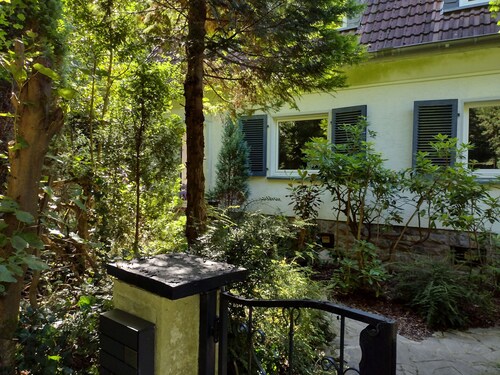 Nice Home Surrounded by Nature with Whirlpool & 3 Bedrooms Near Fairtrade Essen