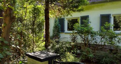 Nice Home Surrounded by Nature with Whirlpool & 3 Bedrooms Near Fairtrade Essen