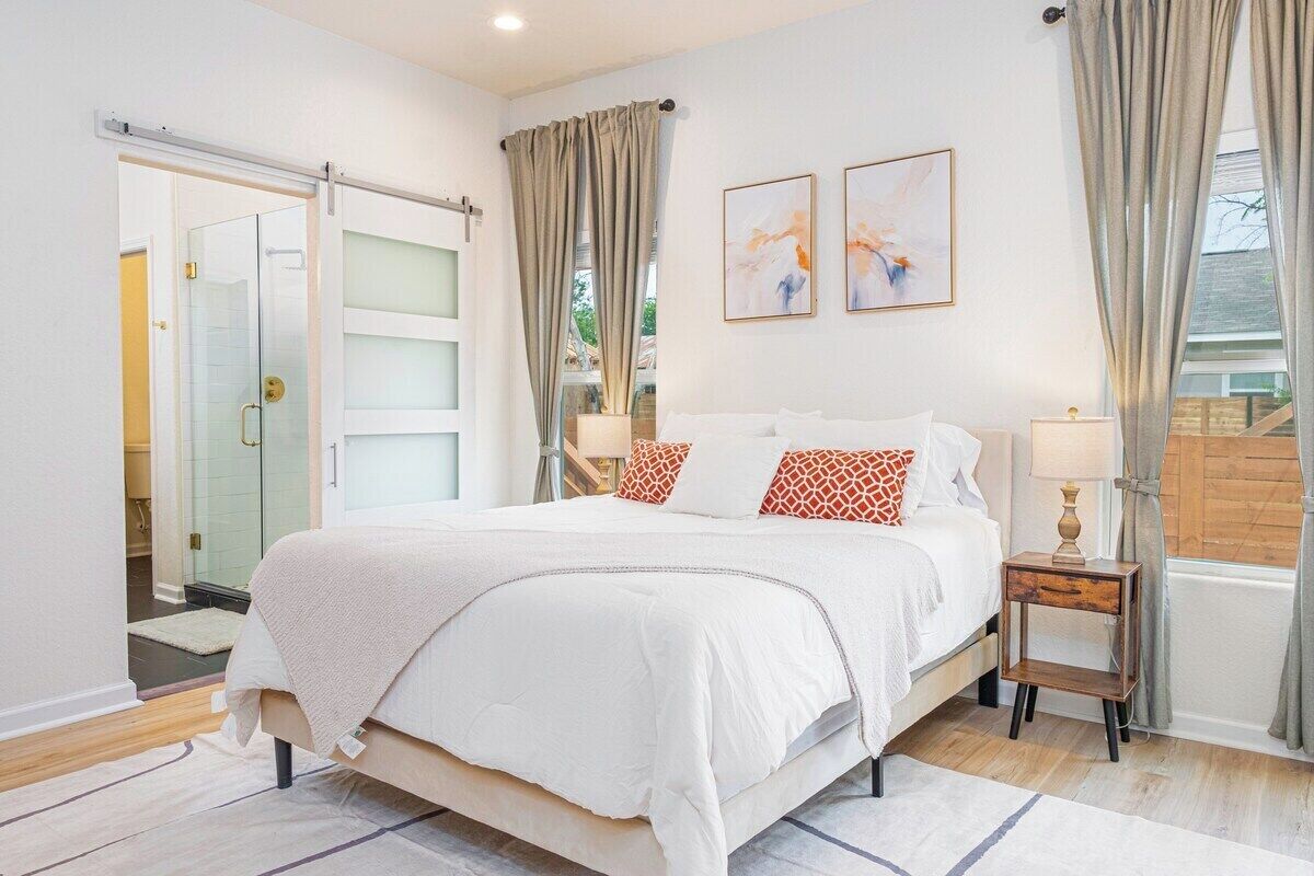 House (4 Bedrooms) | 4 bedrooms, laptop workspace, iron/ironing board, bed sheets