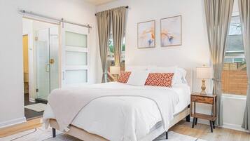 House (4 Bedrooms) | 4 bedrooms, laptop workspace, iron/ironing board, bed sheets