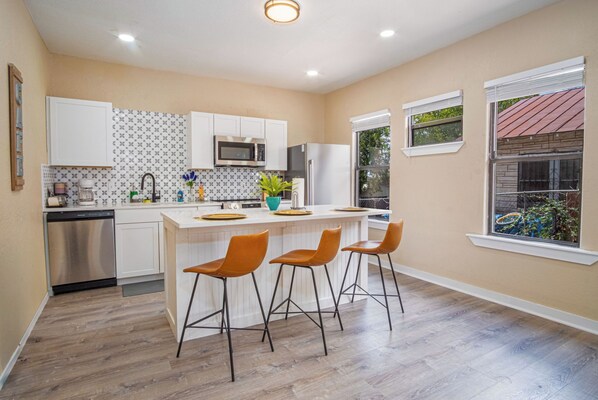 House (3 Bedrooms) | Private kitchen - Modern Living 3br/2ba Close to Amazing Downtown (San Antonio)