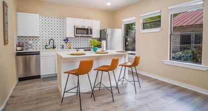 Modern Living 3br/2ba Close to Amazing Downtown