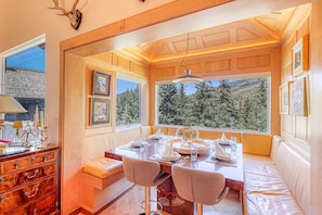 Dining - Ski-in Ski-Out the View in Vail (Vail)