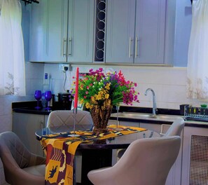 House | Tempat makan