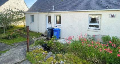2 bedroom house, minutes from the Isle of Skye.