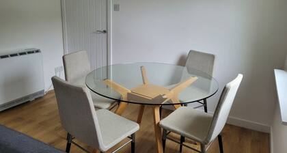 2 bedroom house, minutes from the Isle of Skye.