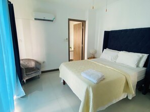 2 chambres, fer et planche à repasser, Wi-Fi, draps fournis