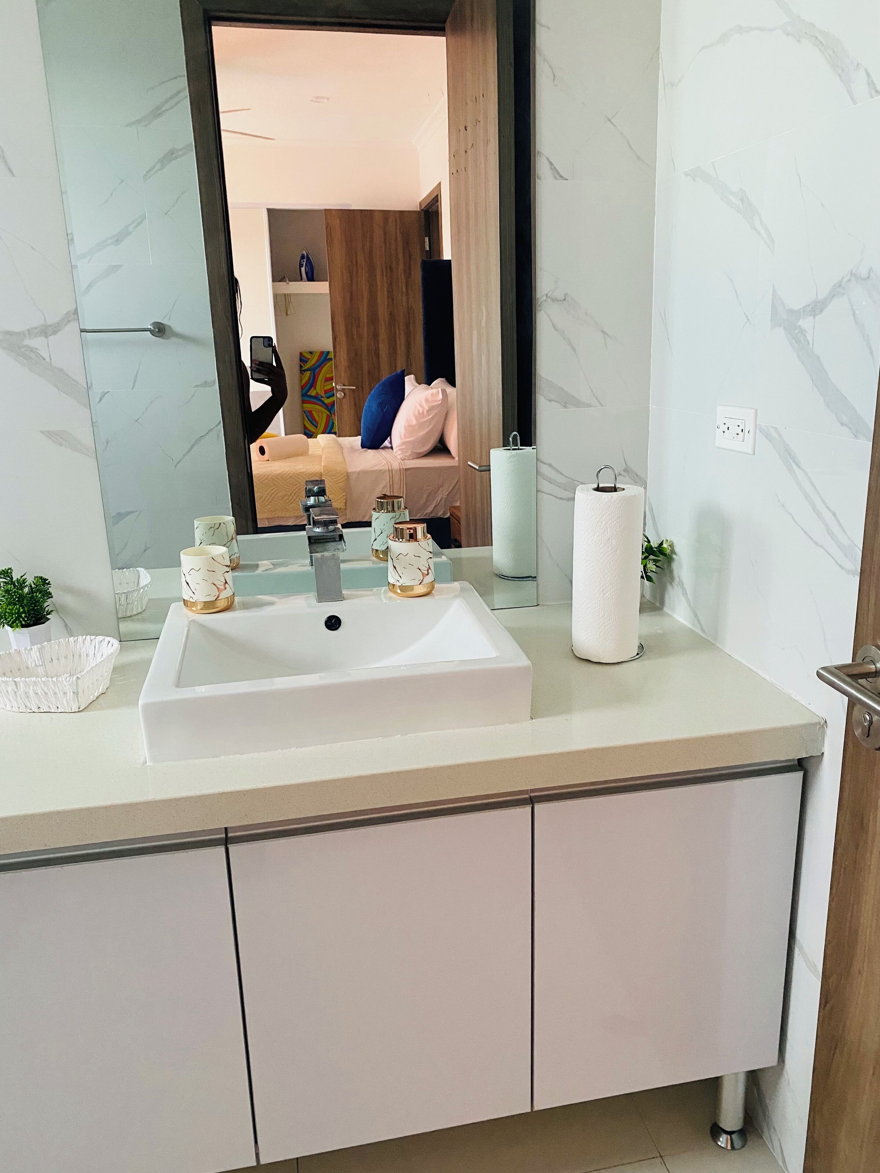 Bruser, håndklæder, Sæbe, Toiletpapir