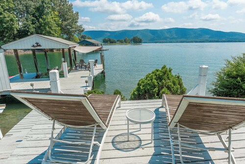 Stunning Lake Home w/ Private Dock, Spa, Fire Pit