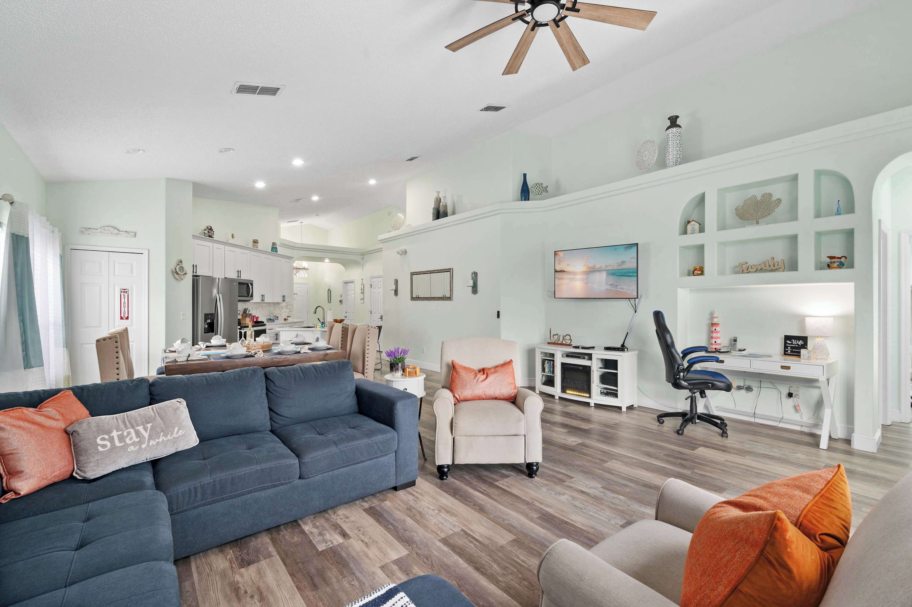 Televisión y oficina 