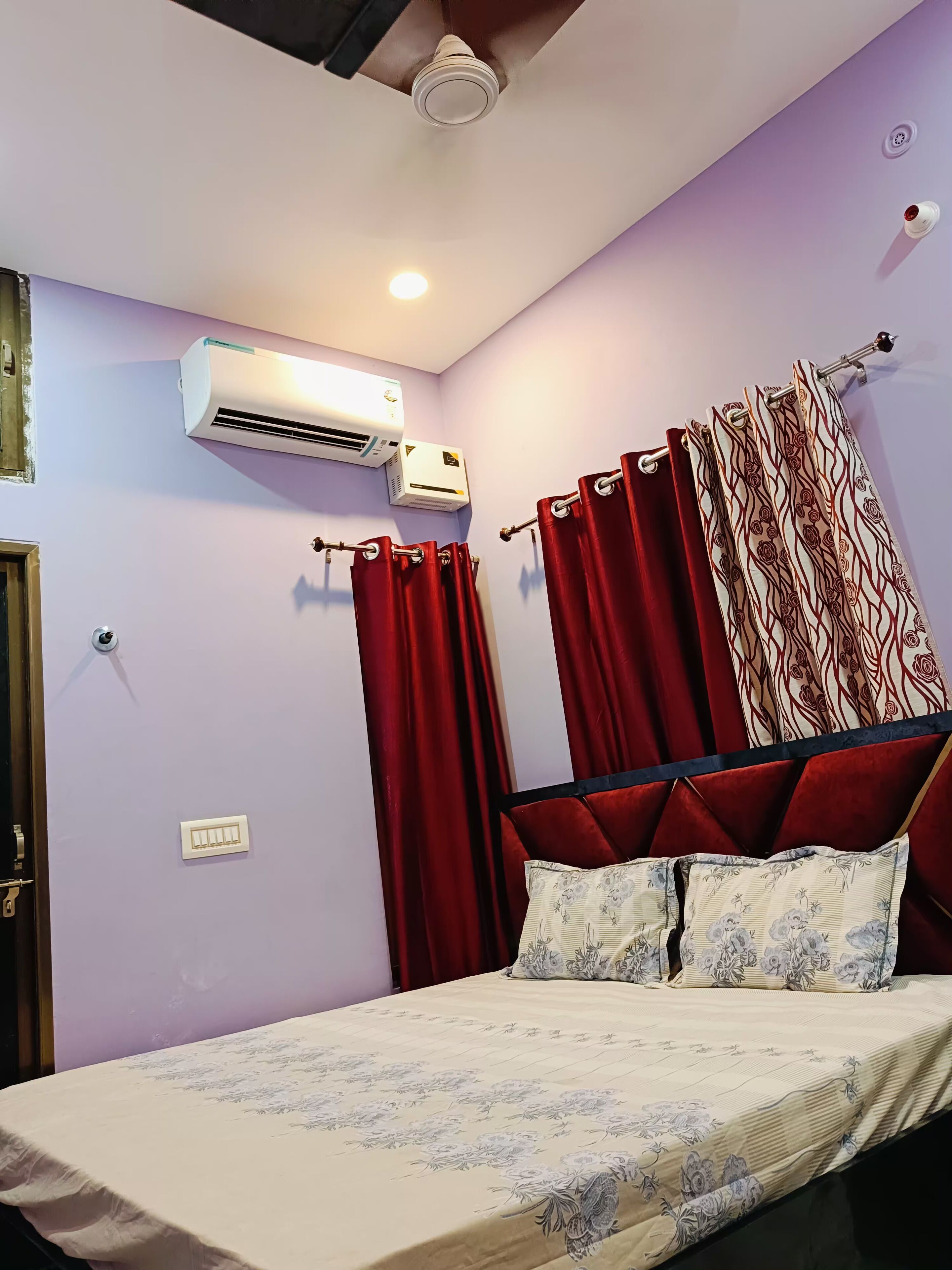 Double Room, Balcony | In-room safe, desk, soundproofing, iron/ironing board