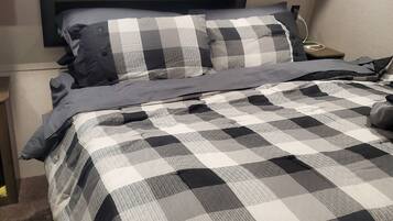 2 bedrooms, WiFi, bed sheets