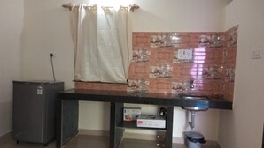 Studio | Interior - Guitar Home Stays - Close to Candolim Beach Goa (Candolim)