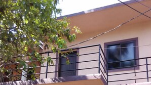 Studio | Exterior - Guitar Home Stays - Close to Candolim Beach Goa (Candolim)