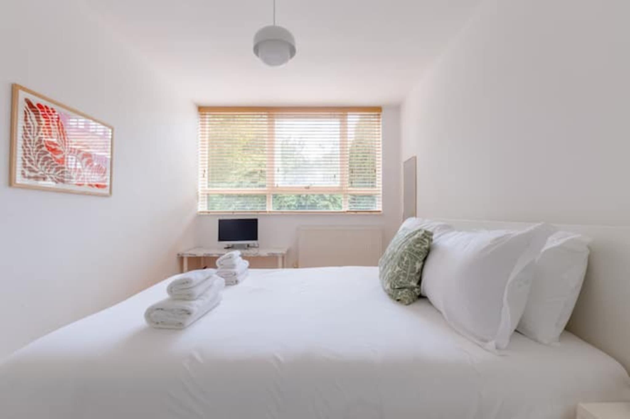 3 bedrooms, iron/ironing board, travel crib, internet