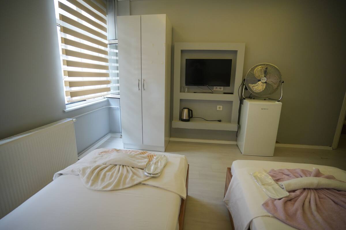 Classic Twin Room, City View | Soundproofing, WiFi (free)