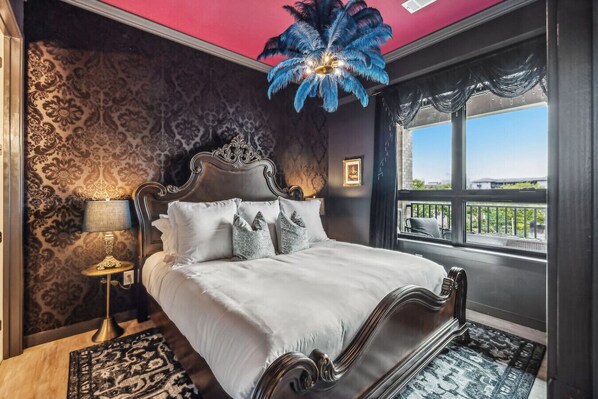 2 bedrooms, desk, iron/ironing board, free WiFi