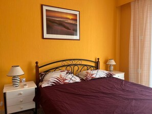 3 chambres, fer et planche à repasser, lit parapluie, Wi-Fi gratuit