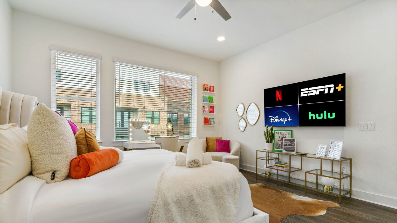 4 bedrooms, desk, iron/ironing board, free WiFi