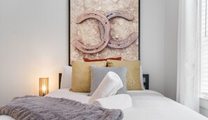 4 chambres, bureau, fer et planche à repasser, Wi-Fi gratuit