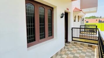 Suite, Mountain View | Balcony