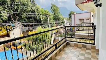 Phòng Deluxe | Quang cảnh ban công