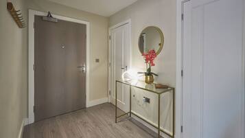 Apartment, barrierefrei | 1 Schlafzimmer, Schreibtisch