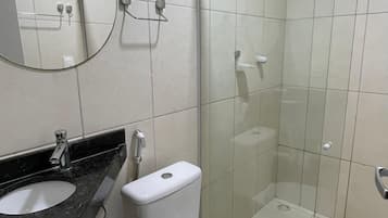 Standard Triple Room, 3 Twin Beds | Bathroom | Shower, towels, soap, shampoo