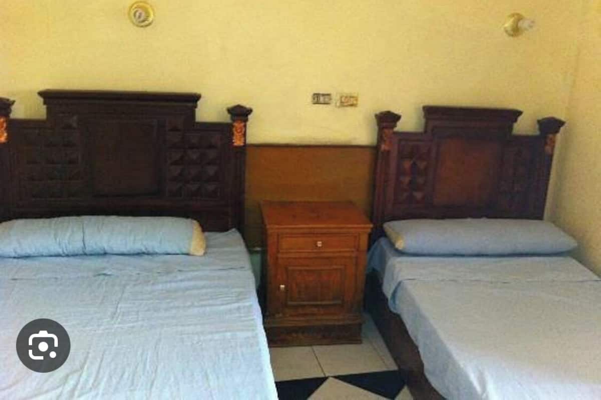 Executive Shared Dormitory | In-room safe, individually decorated, individually furnished, desk