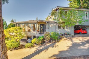 House (3 Bedrooms) | Interior - Gig Harbor Home: Large Deck, Outdoor Dining Area (Gig Harbor)