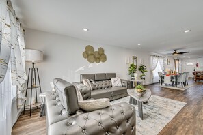 Apartment (4 Bedrooms) | Interior - 1 Mi to MGM Springfield: Cozy Winter Duplex! (Springfield)