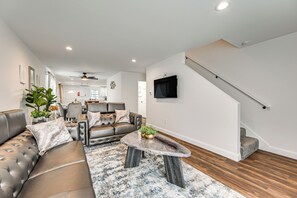 Apartment (4 Bedrooms) | Front of property
