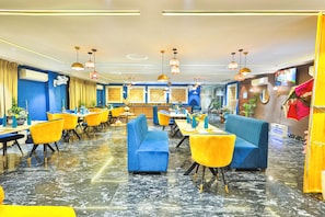 Restaurant - Orsom Stays Sassy Sector 53 (Gurugram)