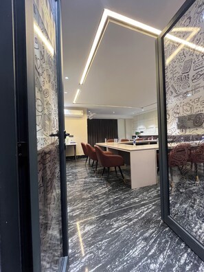 Business centre - Orsom Stays Sassy Sector 53 (Gurugram)
