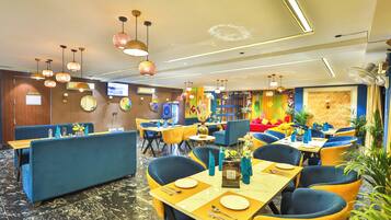 Daily buffet breakfast for a fee