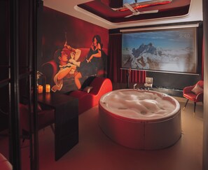 Amsterdam Room | Premium bedding, blackout drapes, iron/ironing board, rollaway beds