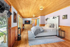 6 habitaciones, escritorio, wifi y ropa de cama