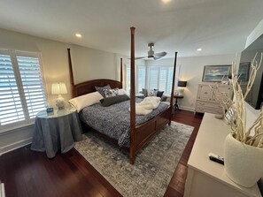 4 slaapkamers, een bureau, een strijkplank/strijkijzer, gratis wifi