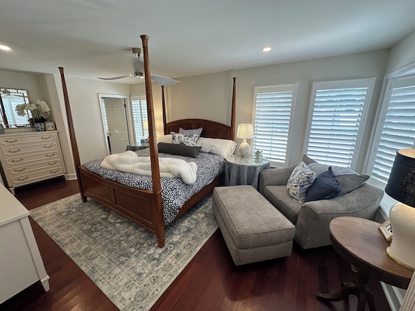 4 habitaciones, escritorio, tabla de planchar con plancha y wifi gratis 