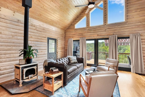 Creekside Vista Escape - Lodge