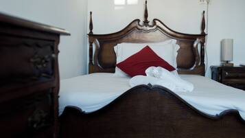 3 bedrooms, in-room safe, desk, iron/ironing board